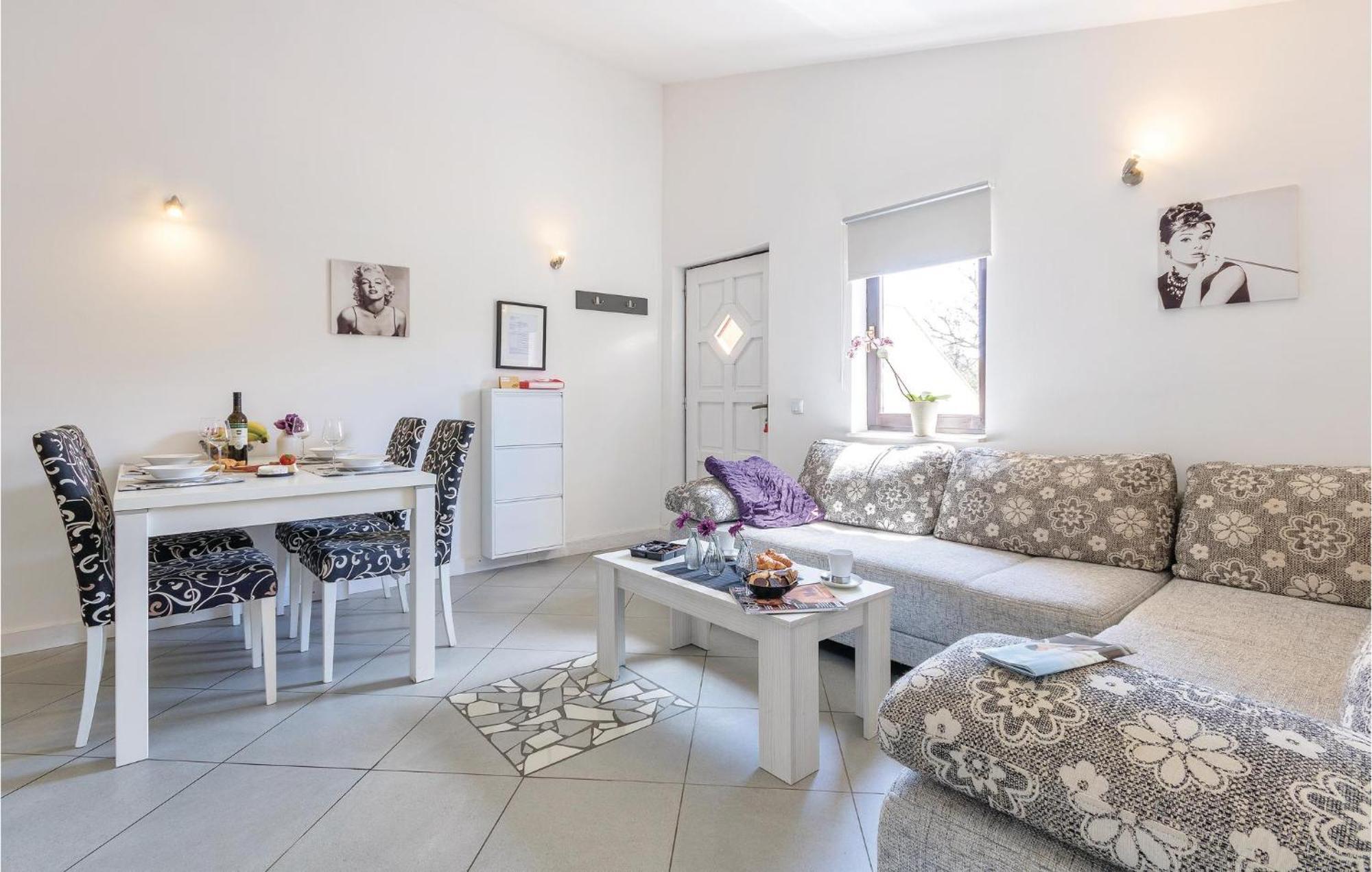 Amazing Apartment In Medulin With Wifi Екстер'єр фото